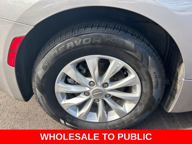 Used 2017 Chrysler Pacifica Touring-L FWD image 30