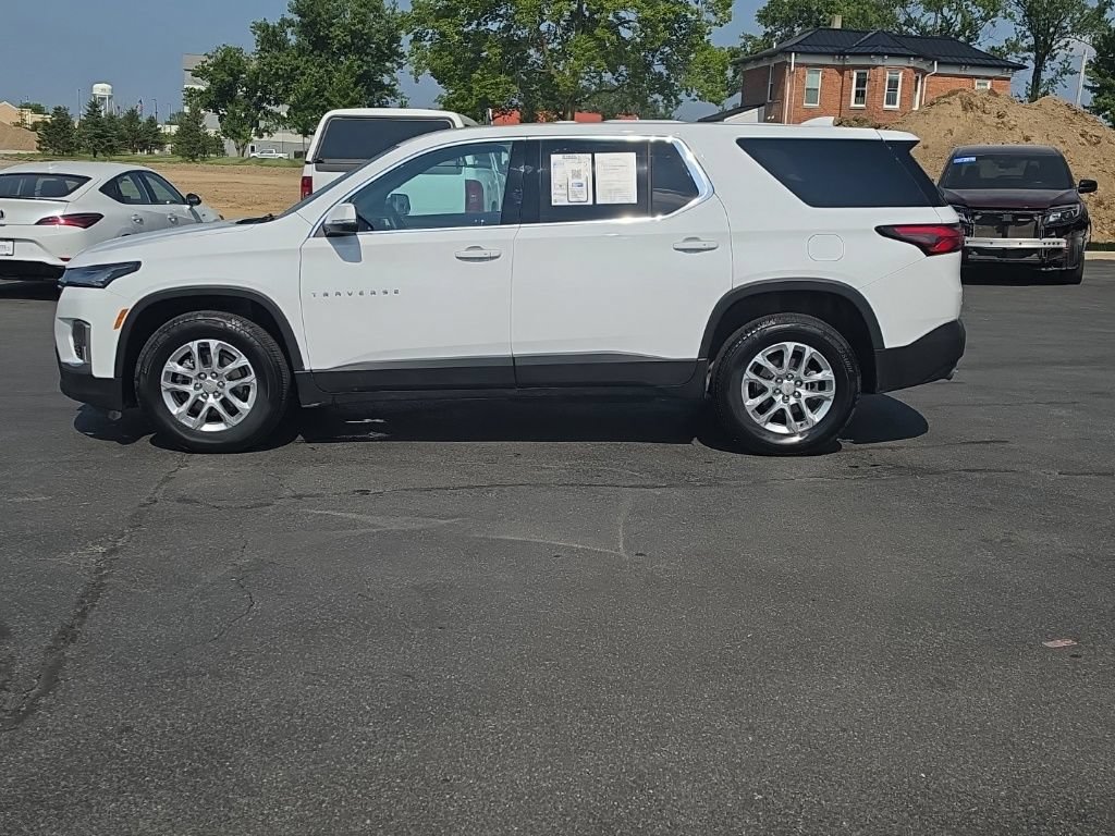 Used 2023 Chevrolet Traverse LS AWD/4WD image 4