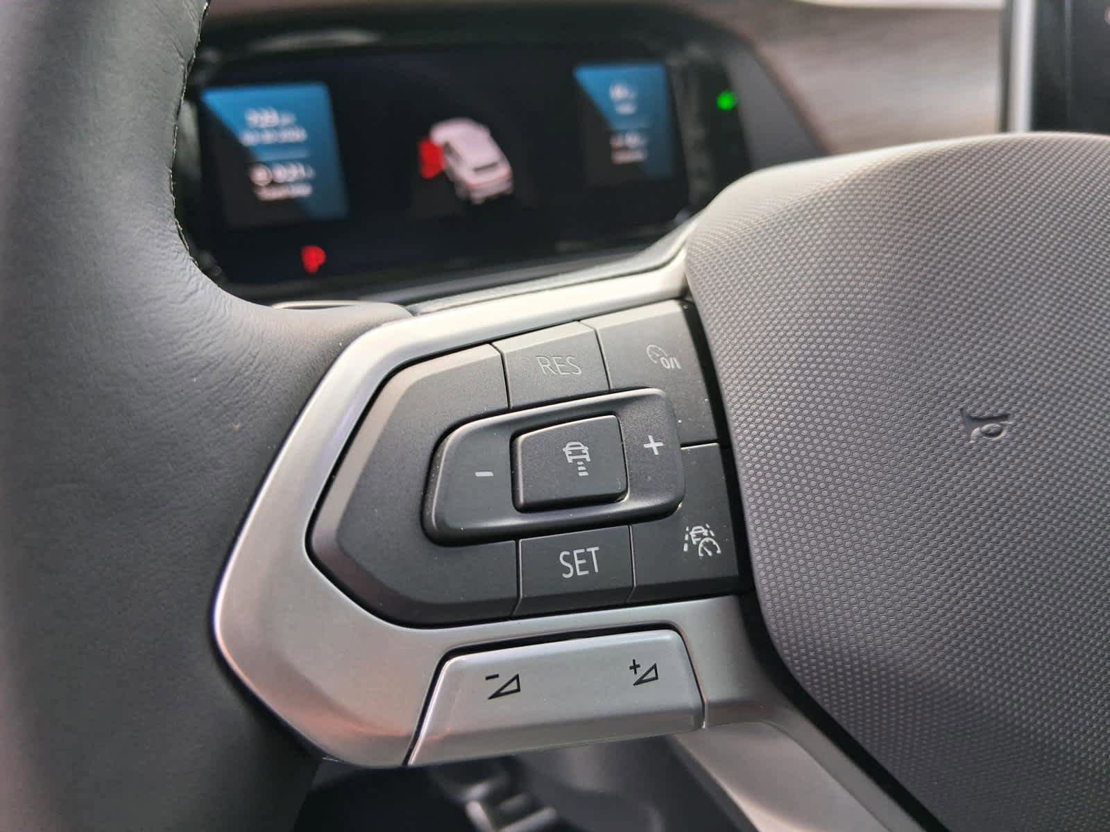 New 2026 Volkswagen Atlas SEL Premium R-Line image 18