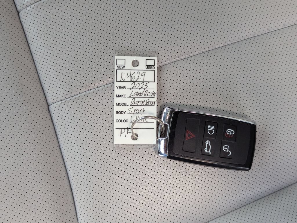 Used 2025 Land Rover Range Rover Sport SE AWD/4WD image 37