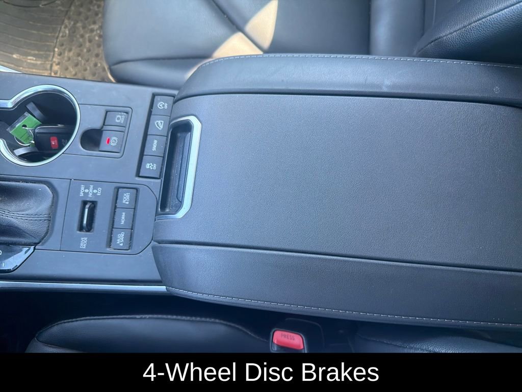 Used 2021 Toyota Highlander XLE AWD/4WD image 22