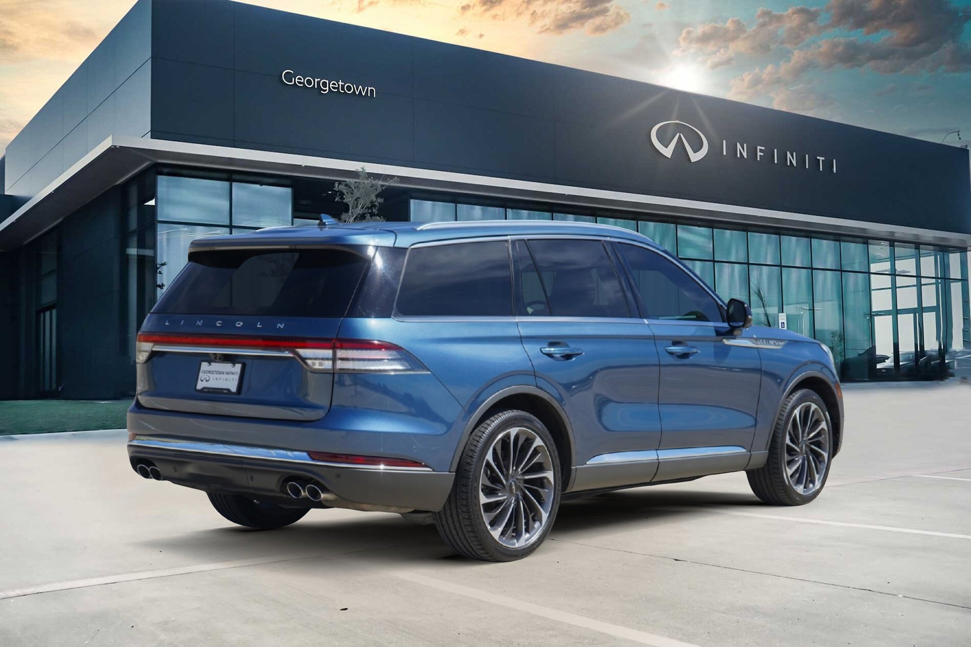 Used 2020 Lincoln Aviator Reserve w/ Equipment Group 202A image 5