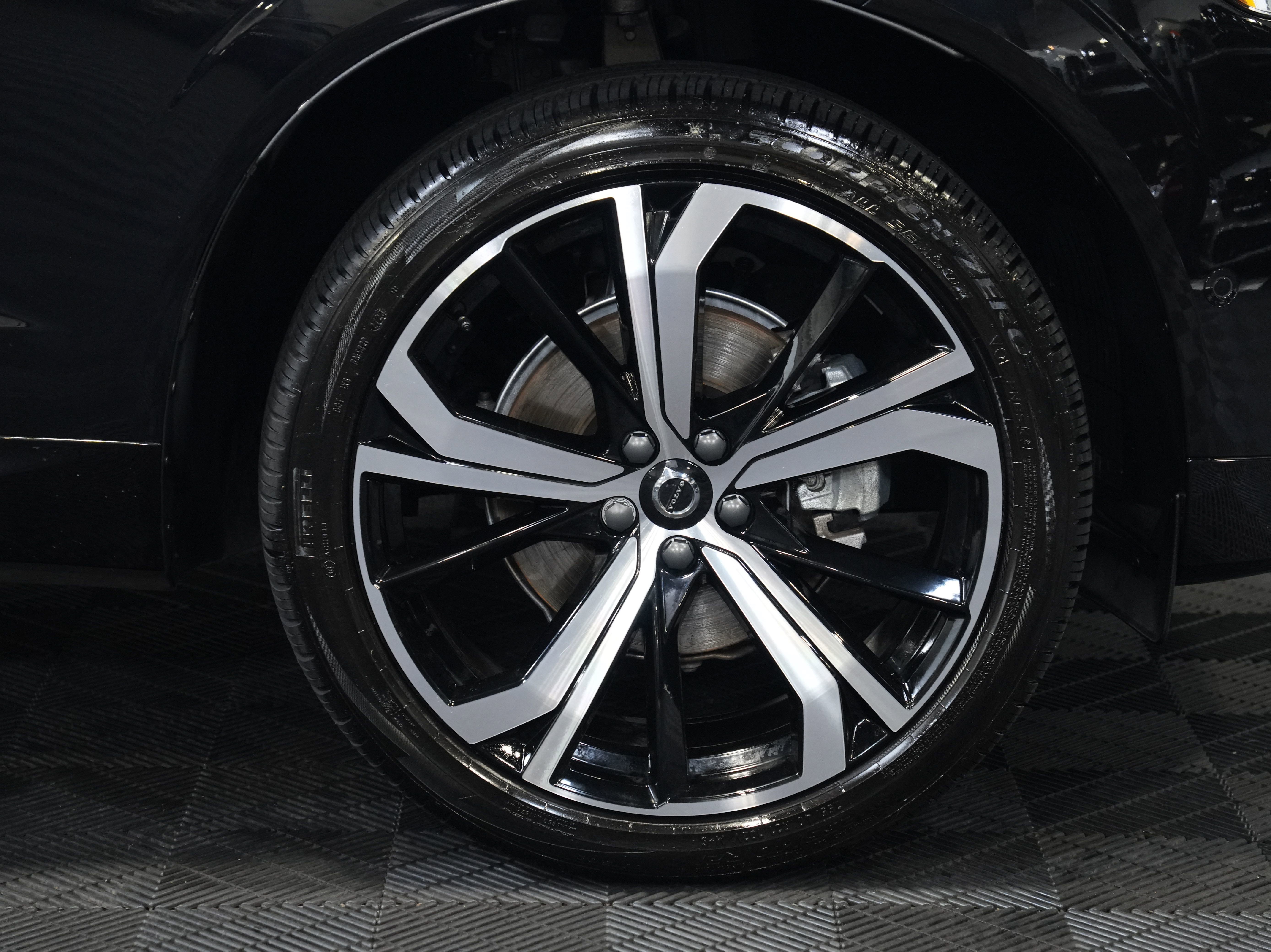 Used 2024 Volvo XC60 B5 Ultimate w/ Protection Package Premier image 55