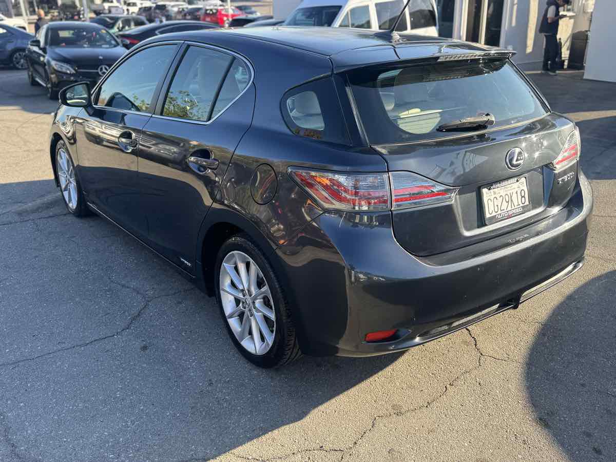 Used 2011 Lexus CT 200h image 3