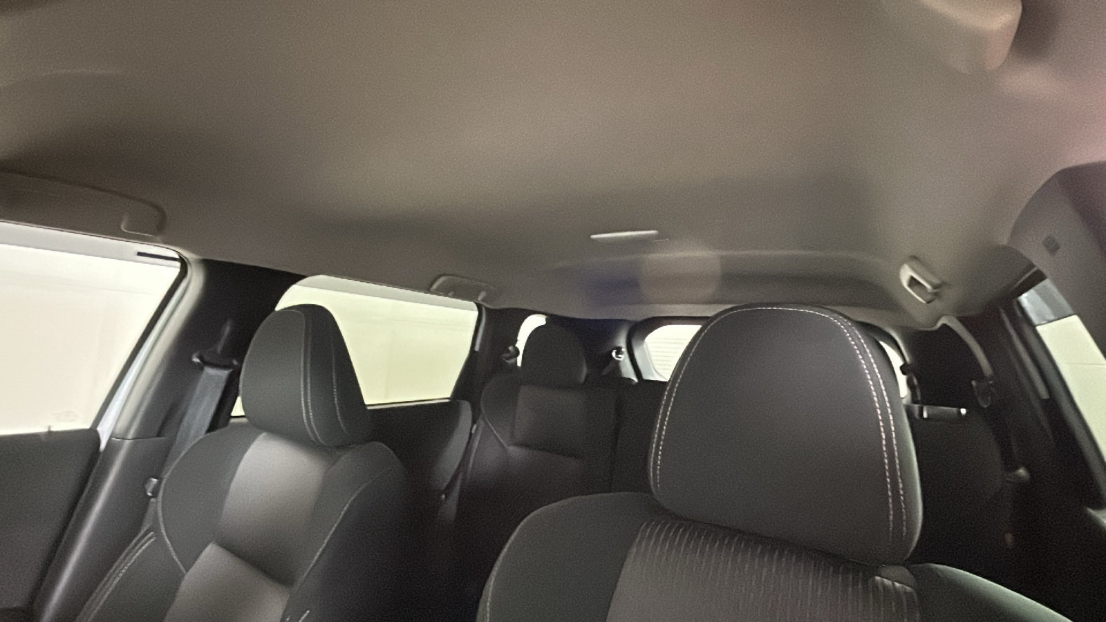 Used 2023 Mitsubishi Outlander ES AWD/4WD image 14