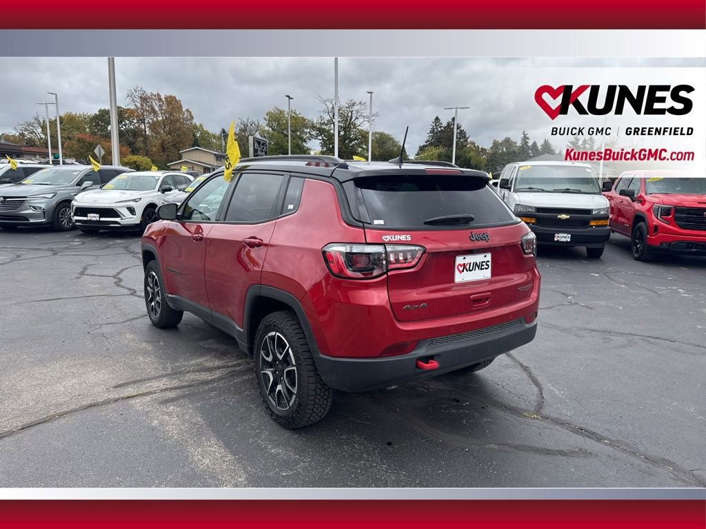 Used 2025 Jeep Compass Trailhawk image 8