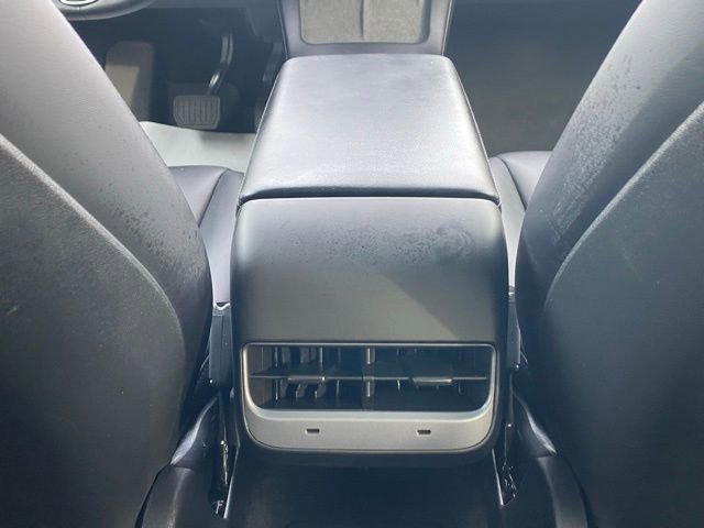 Used 2022 Tesla Model Y Long Range image 42