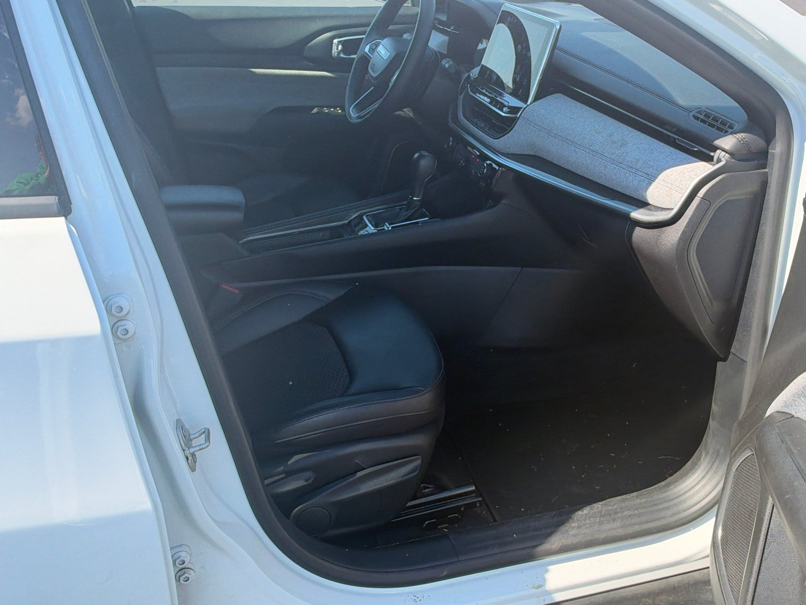 Used 2024 Jeep Compass Latitude AWD/4WD image 13