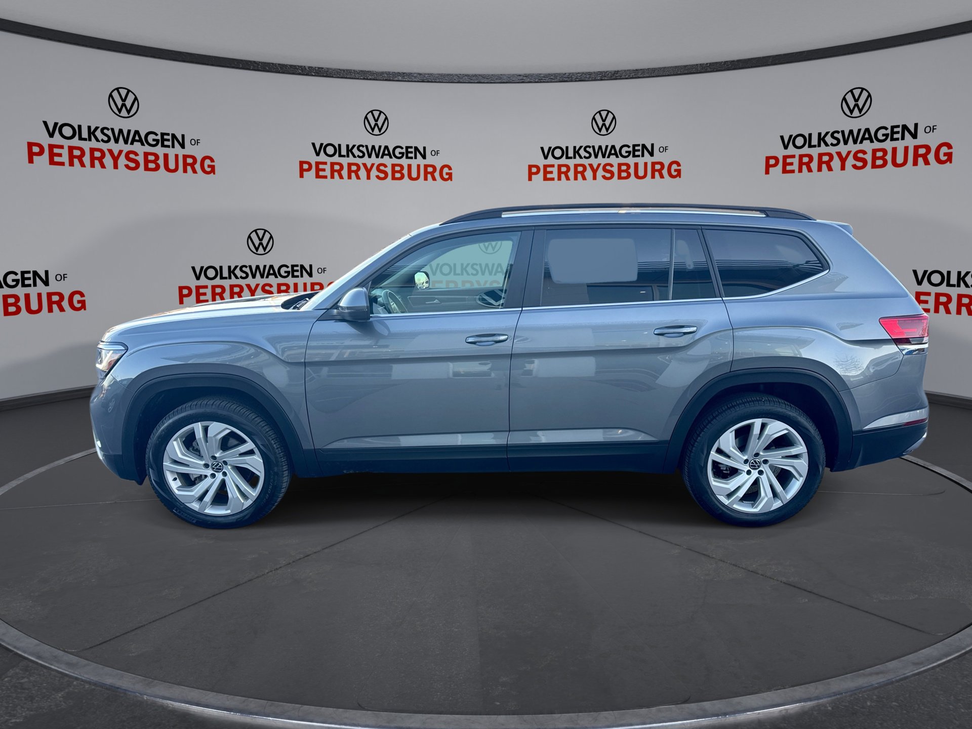 Certified 2023 Volkswagen Atlas SE image 5