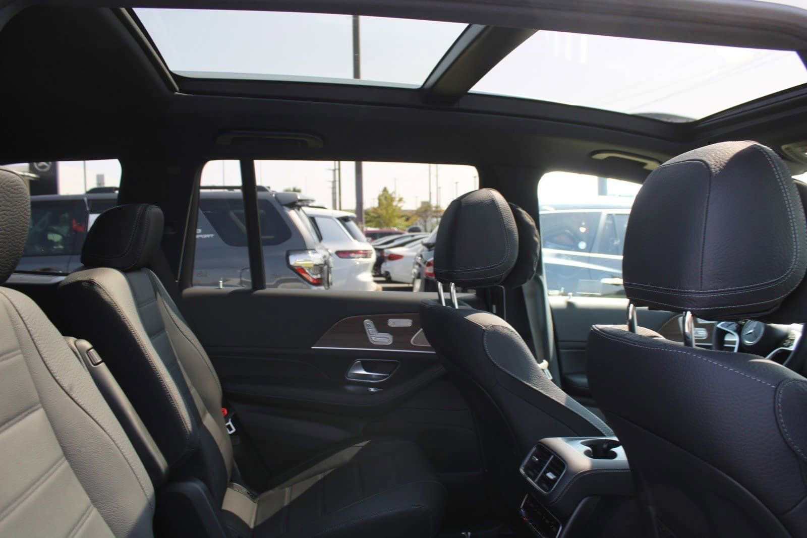 Used 2025 Mercedes-Benz GLS 450 4MATIC image 13