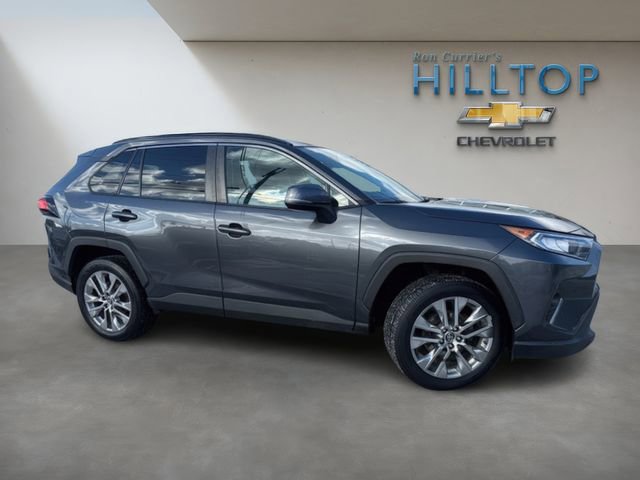 Used 2020 Toyota RAV4 XLE Premium image 3