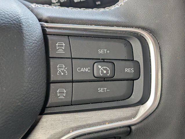 Used 2025 Jeep Wagoneer L Series II w/ Premium Group I AWD/4WD image 27