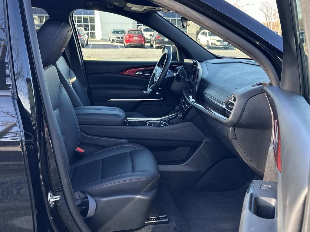 Used 2024 Chevrolet Traverse Z71 image 28