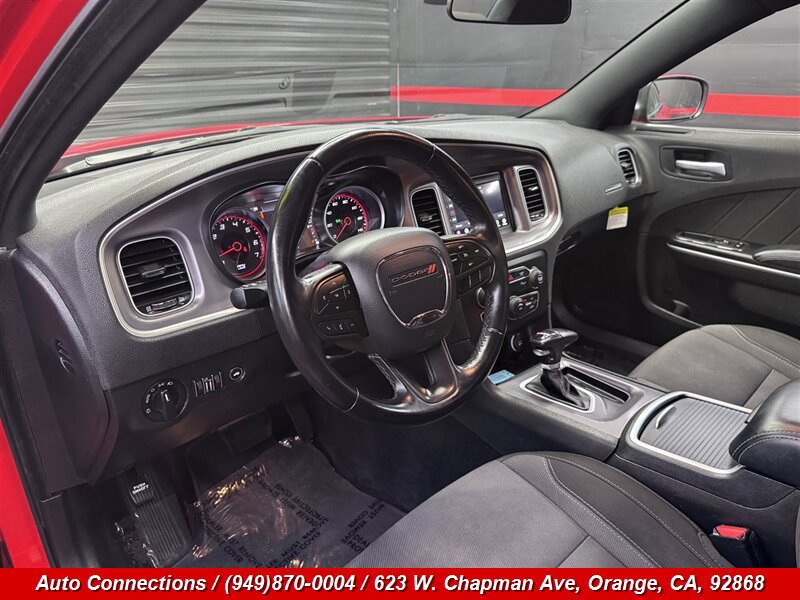 Used 2022 Dodge Charger SXT RWD image 11
