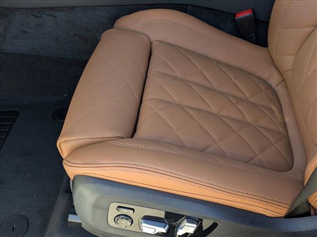 Used 2026 BMW X5 xDrive50e w/ Climate Comfort Package image 4