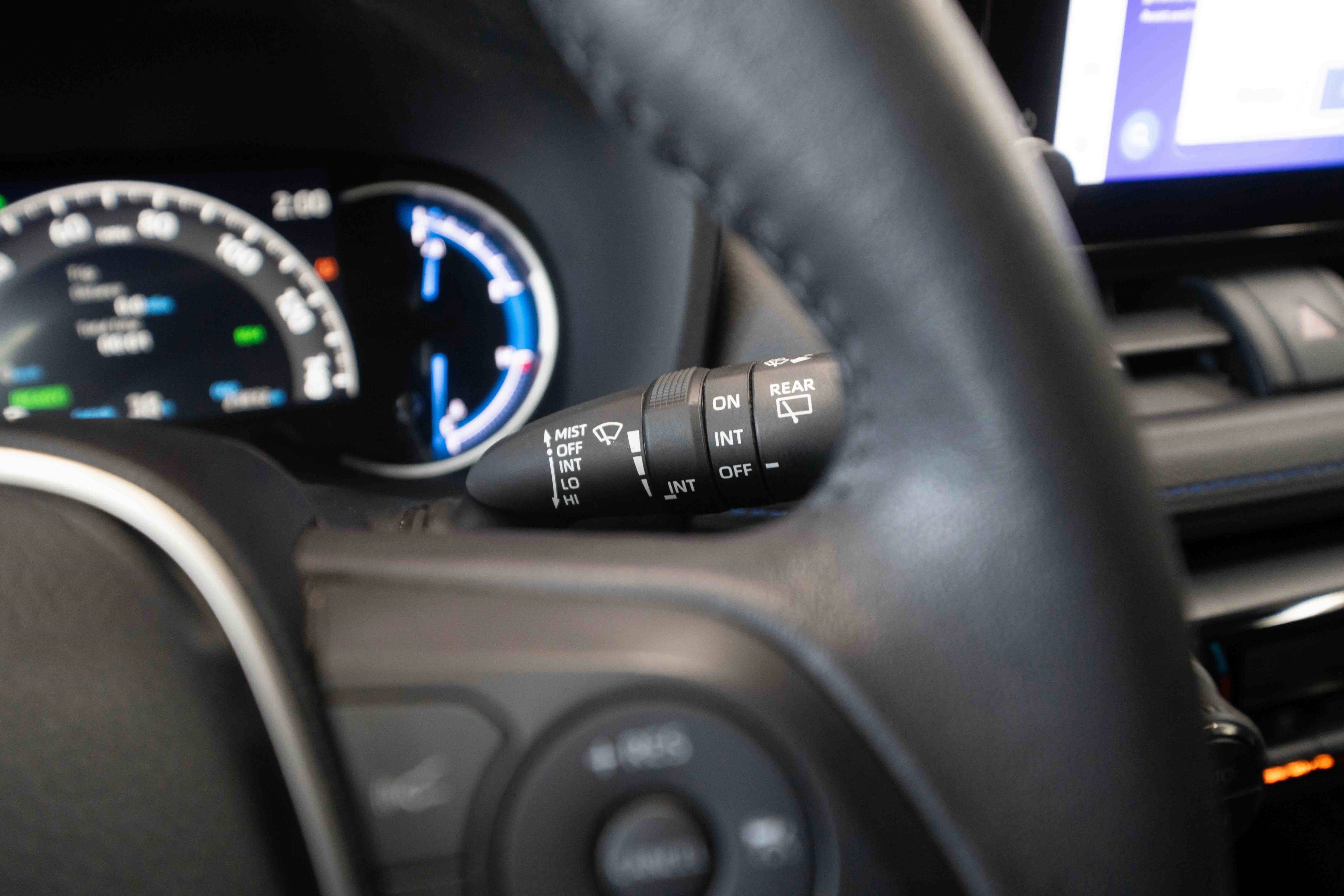 Used 2023 Toyota RAV4 SE image 15