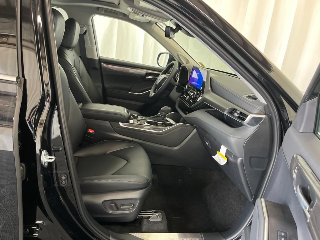New 2026 Toyota Highlander Limited AWD/4WD image 20
