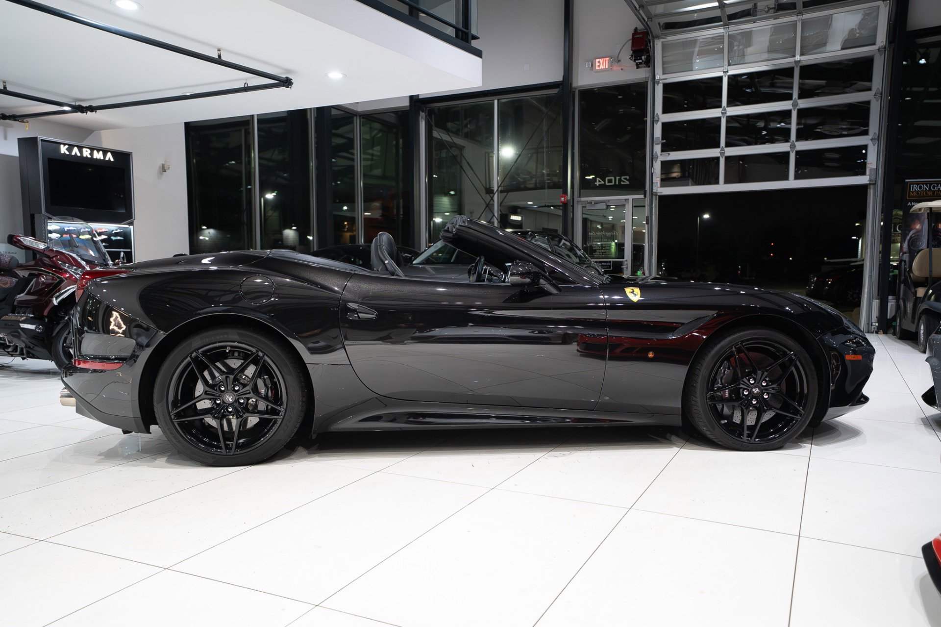 Used 2015 Ferrari California T image 44