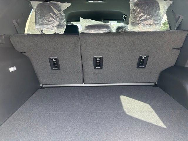 New 2027 Chevrolet Equinox RS w/ LPO, Floor Liner Package FWD image 17