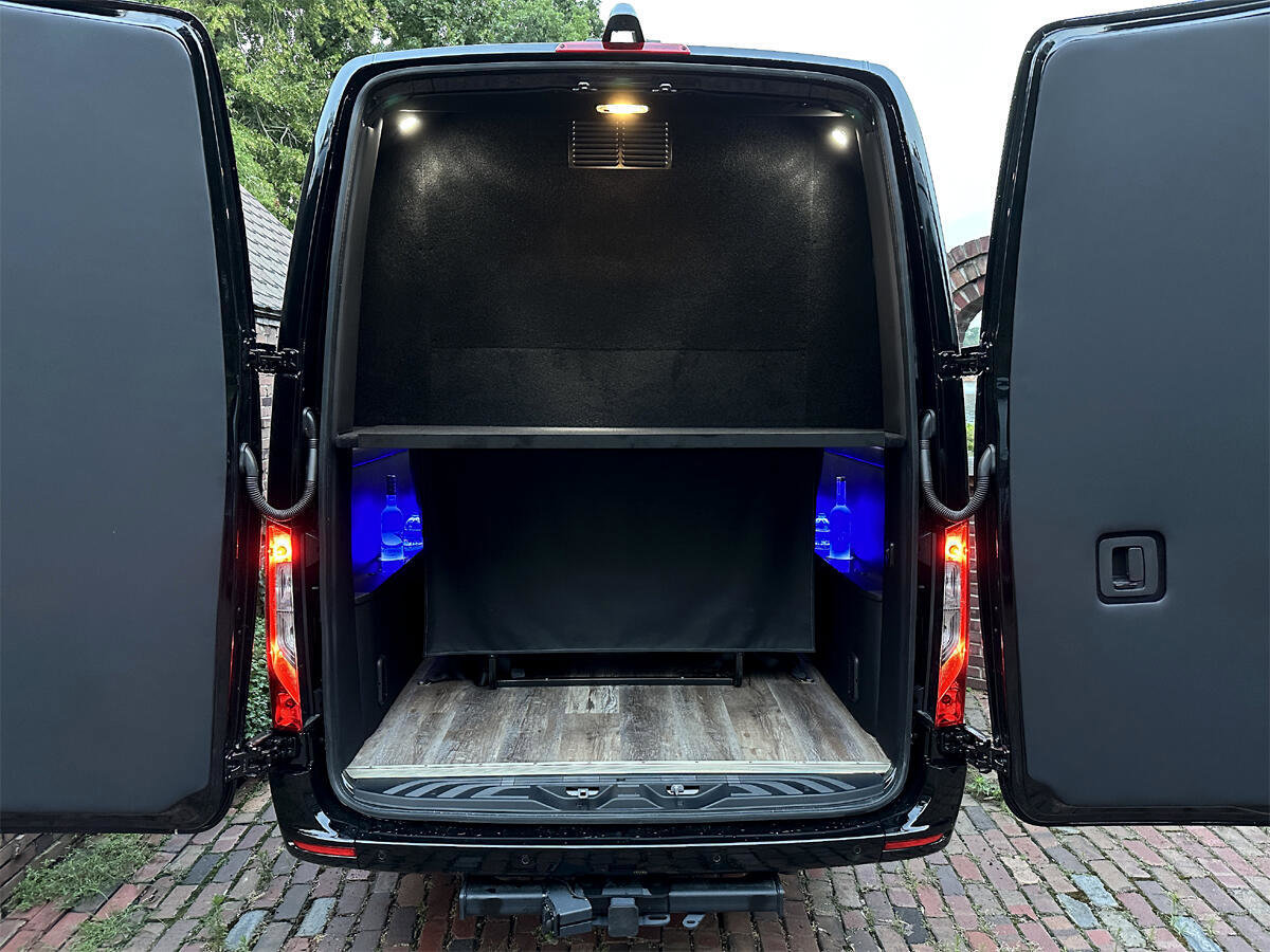 Used 2024 Mercedes-Benz Sprinter 3500 image 28