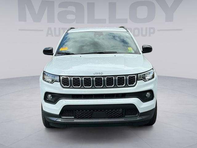 Used 2025 Jeep Compass Latitude AWD/4WD image 8