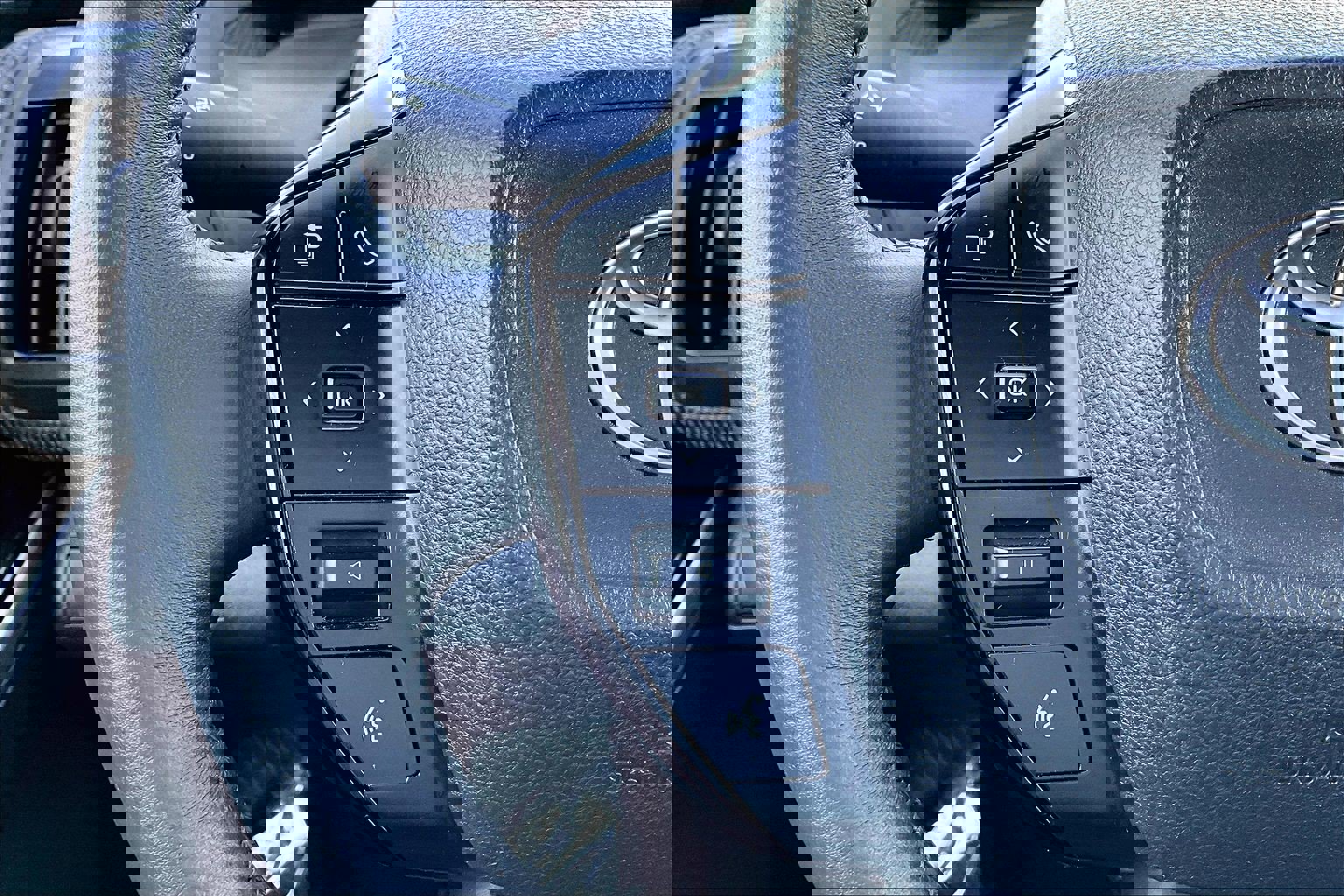 Used 2025 Toyota bZ4X AWD w/ Weather Package image 16