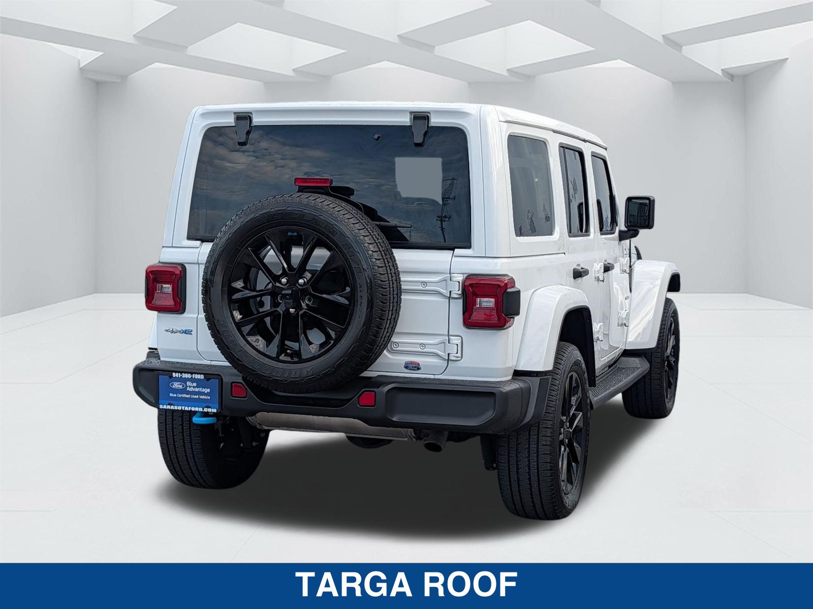 Used 2022 Jeep Wrangler Unlimited Sahara w/ Cold Weather Group AWD/4WD image 5