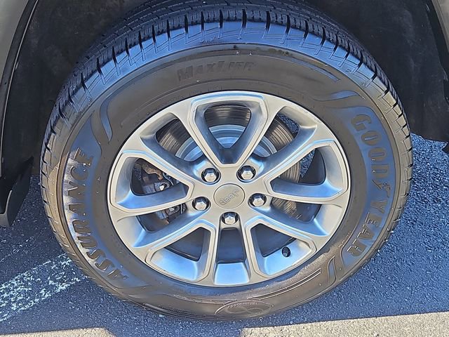 Used 2015 Jeep Grand Cherokee Limited w/ Luxury Group II image 8