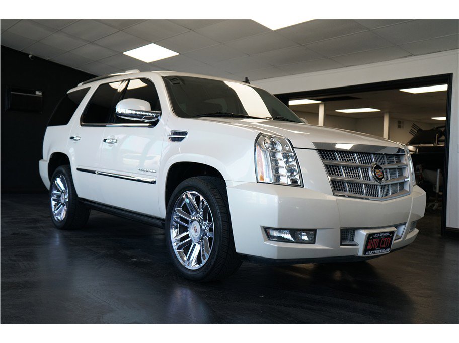 Used 2014 Cadillac Escalade Platinum RWD image 1