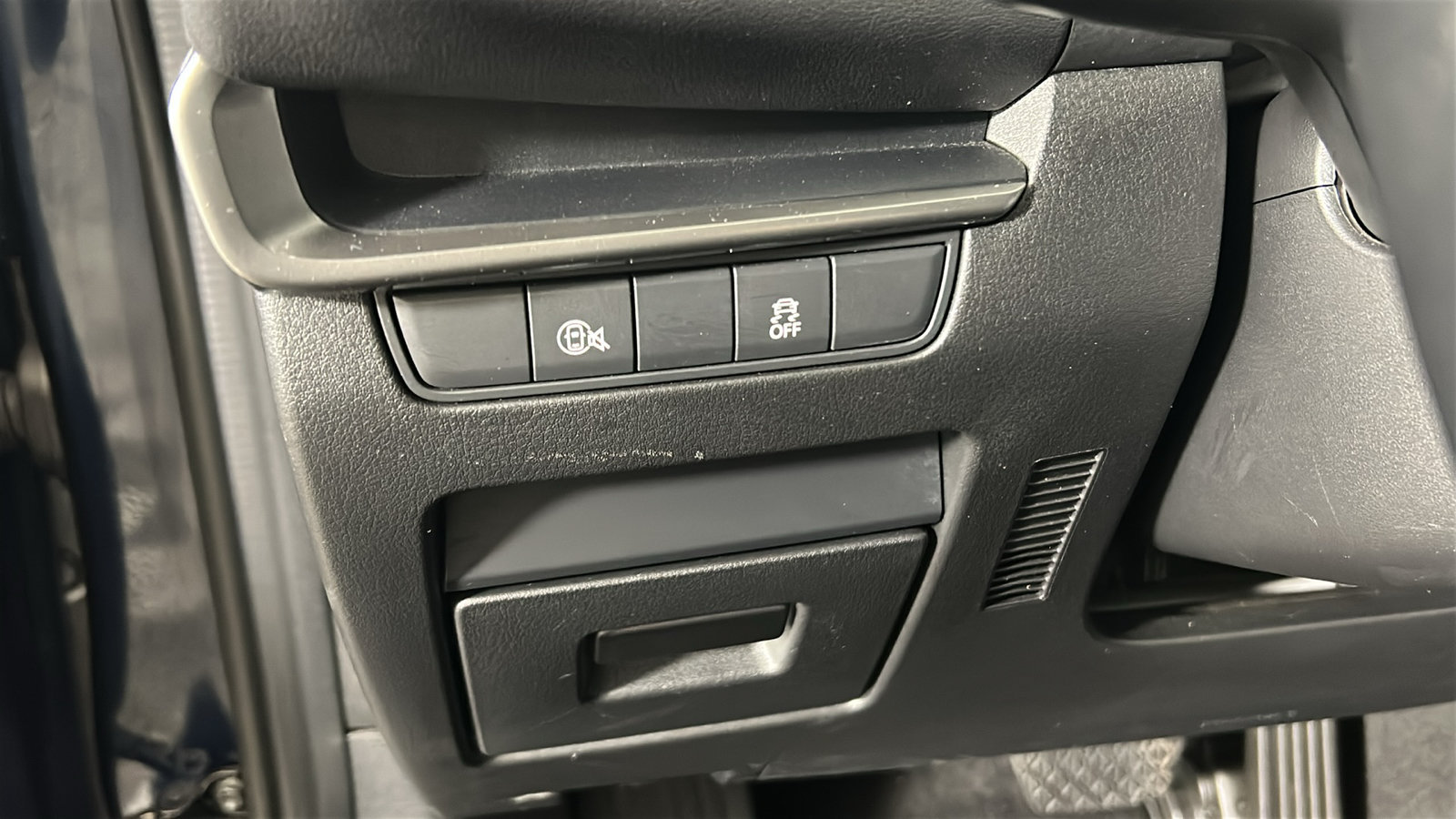 Used 2024 MAZDA MAZDA3 s FWD image 23