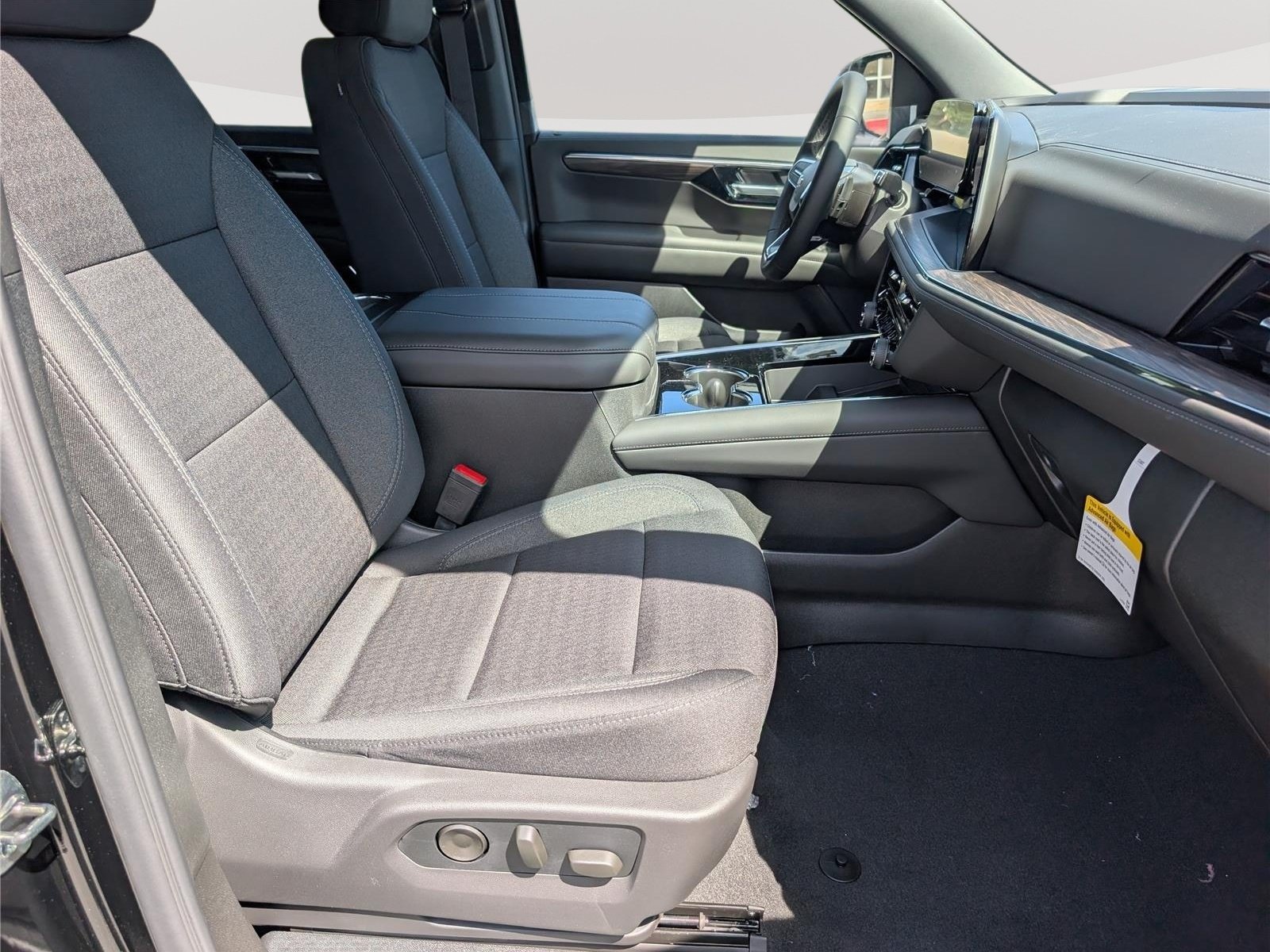 New 2026 Chevrolet Suburban LS w/ LPO, Dark Essentials Package AWD/4WD image 6
