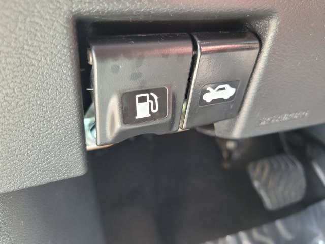 Certified 2023 Nissan Kicks SV FWD image 19