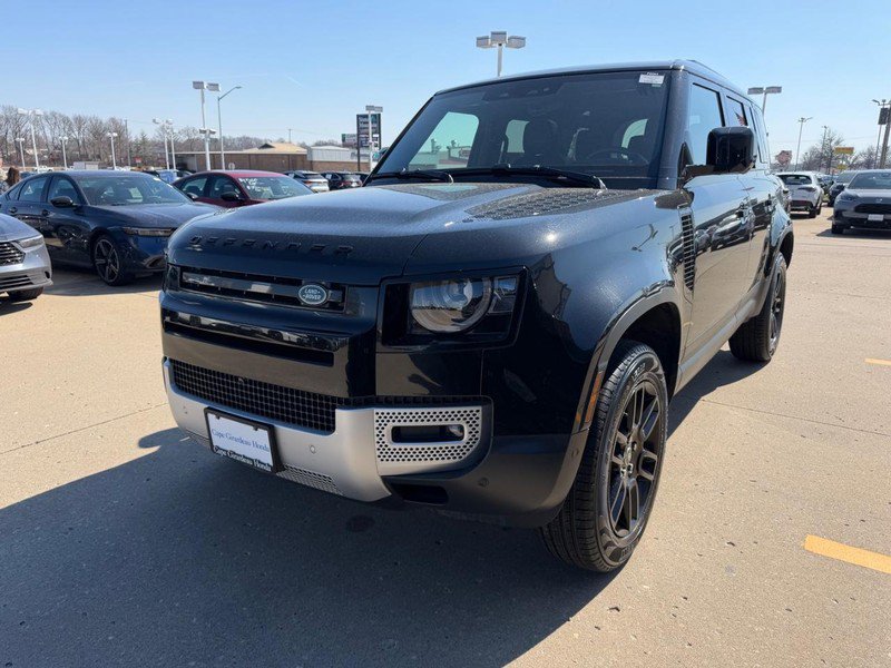 Used 2025 Land Rover Defender 110 S image 6