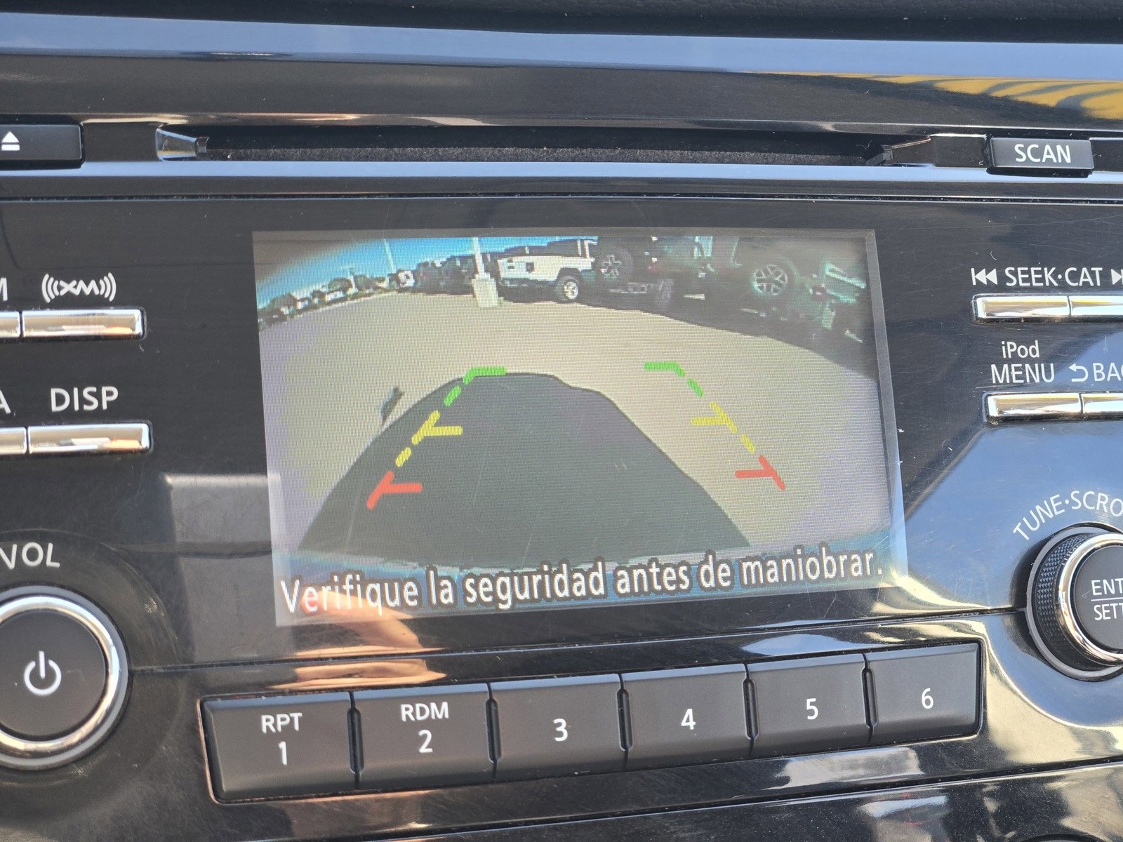 Used 2018 Nissan Rogue Sport S image 17