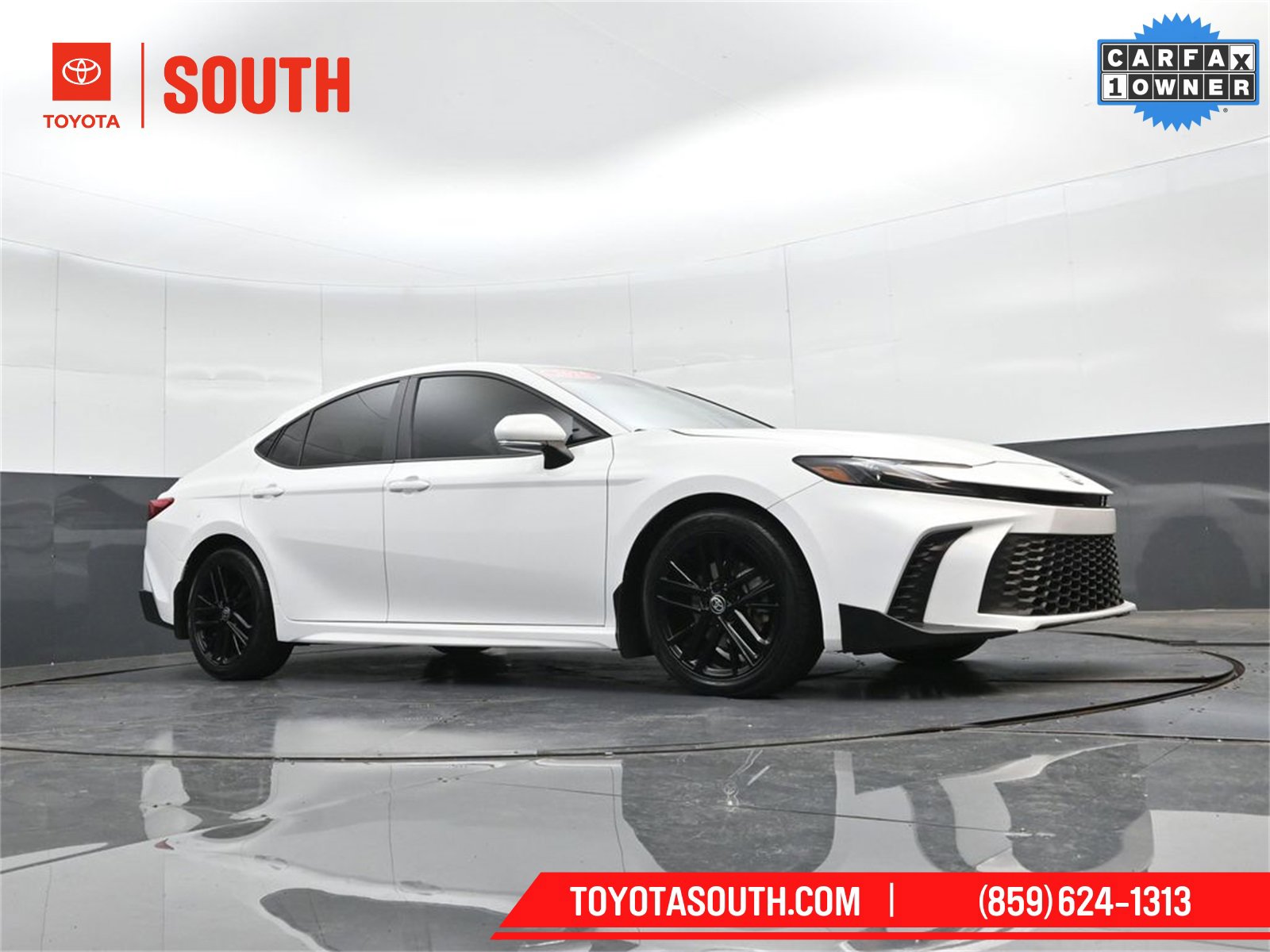 Used 2025 Toyota Camry SE w/ Convenience Package image 34