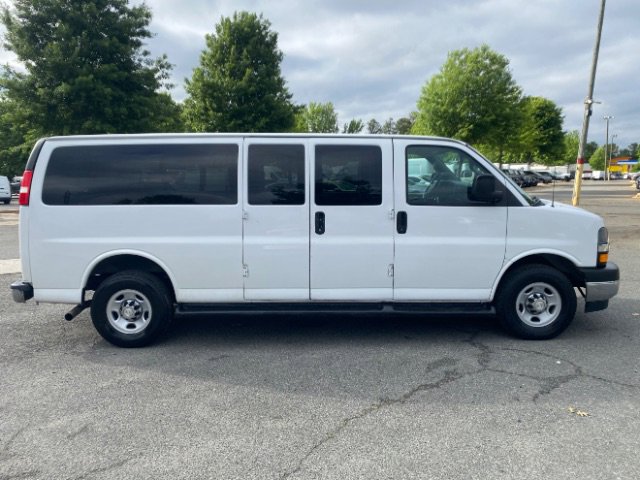 Used 2020 Chevrolet Express 3500 LT w/ LT Preferred Equipment Group RWD image 3