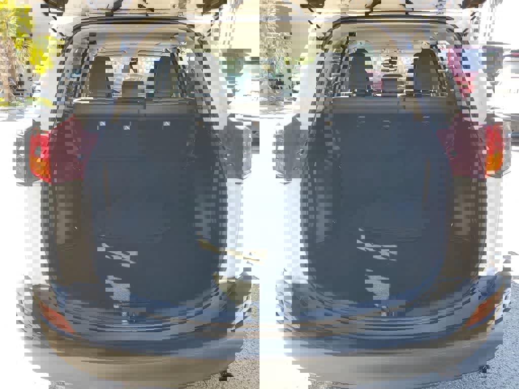 Used 2015 Toyota RAV4 Limited w/ Technology Package image 9