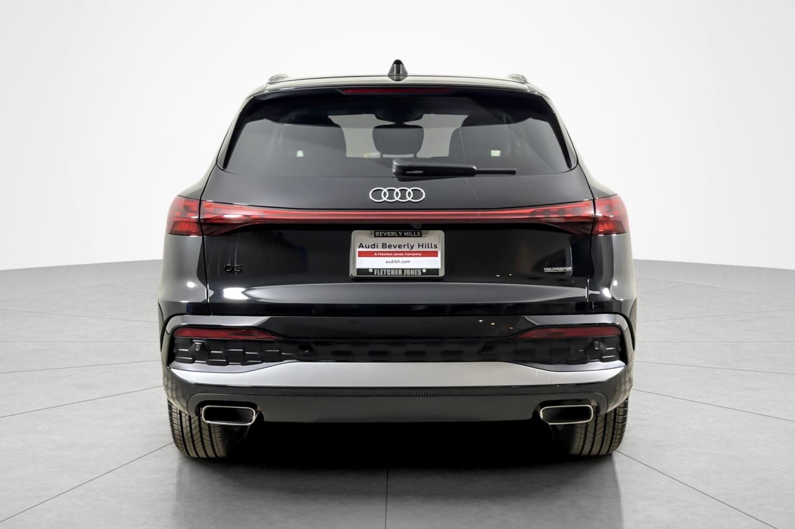 Used 2025 Audi Q5 Premium w/ Convenience Package image 4