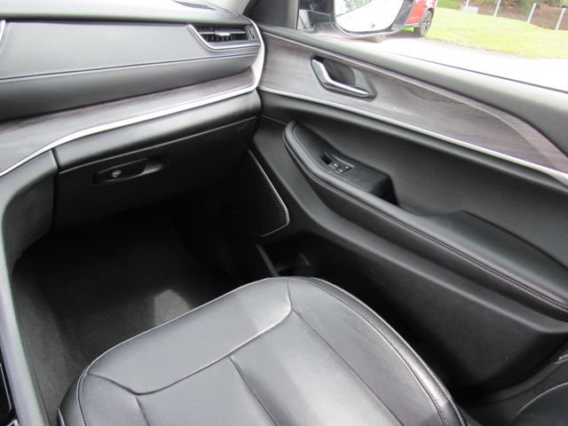 Used 2022 Jeep Grand Cherokee Limited AWD/4WD image 20