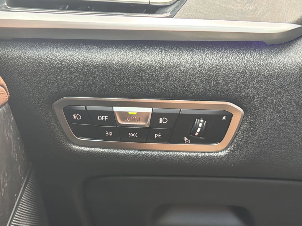 Used 2022 BMW X7 xDrive40i w/ Executive Package image 26