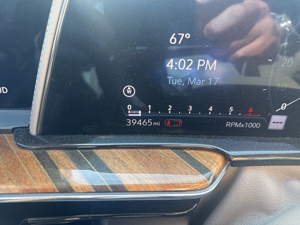 Used 2023 Cadillac Escalade Premium Luxury Platinum image 11