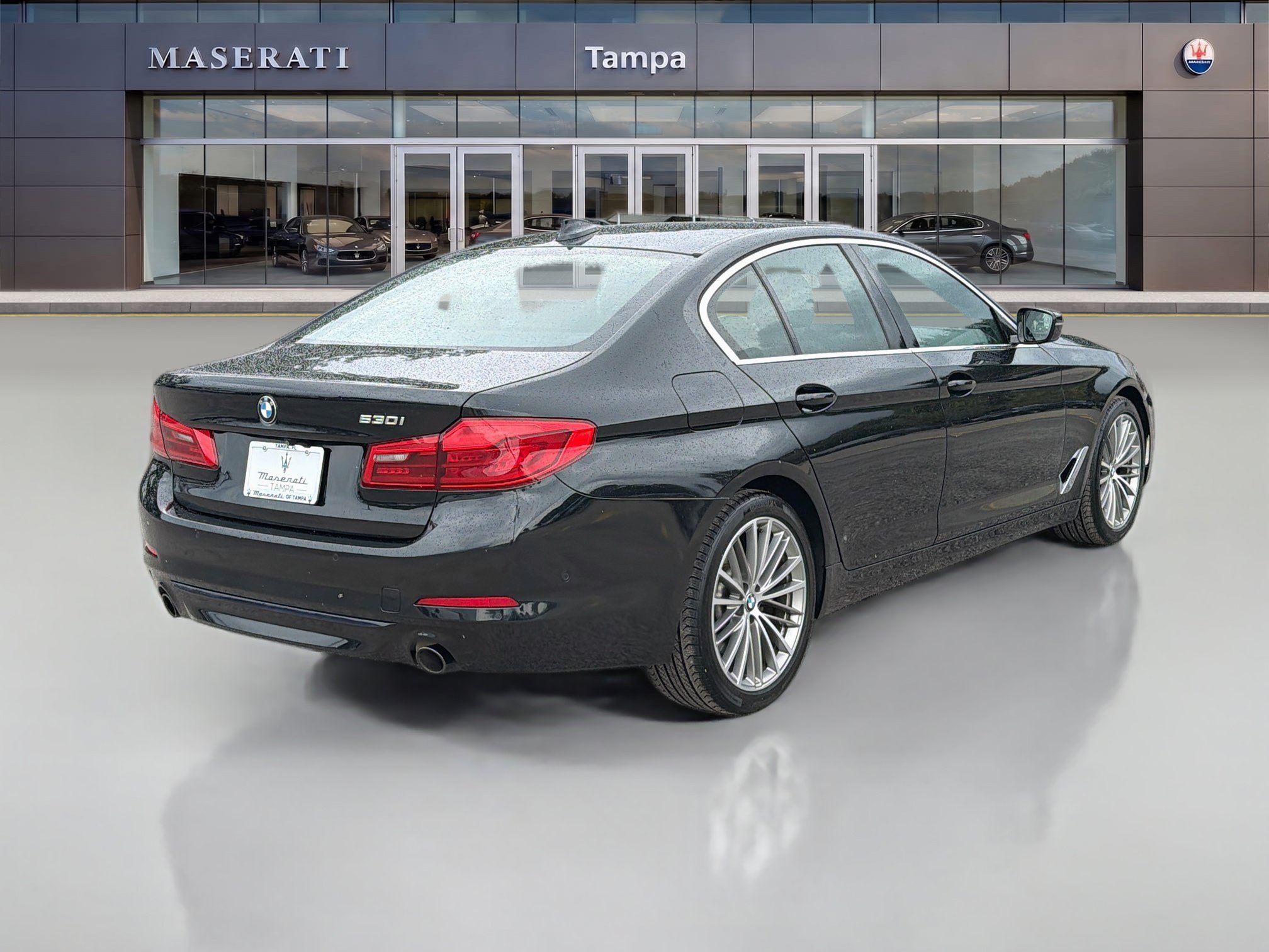 Used 2020 BMW 530i w/ Premium Package RWD image 3