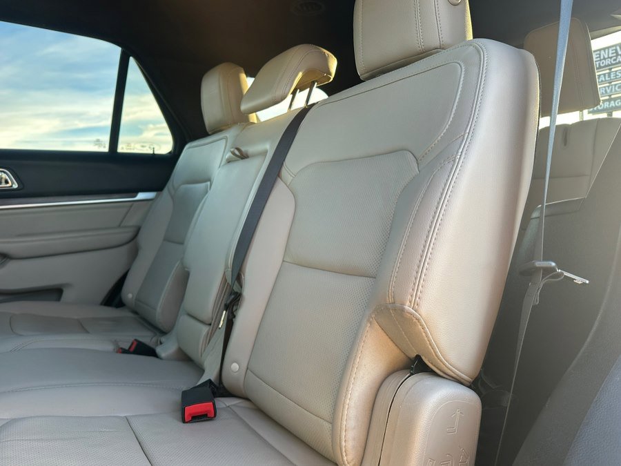 Used 2018 Ford Explorer Limited image 33