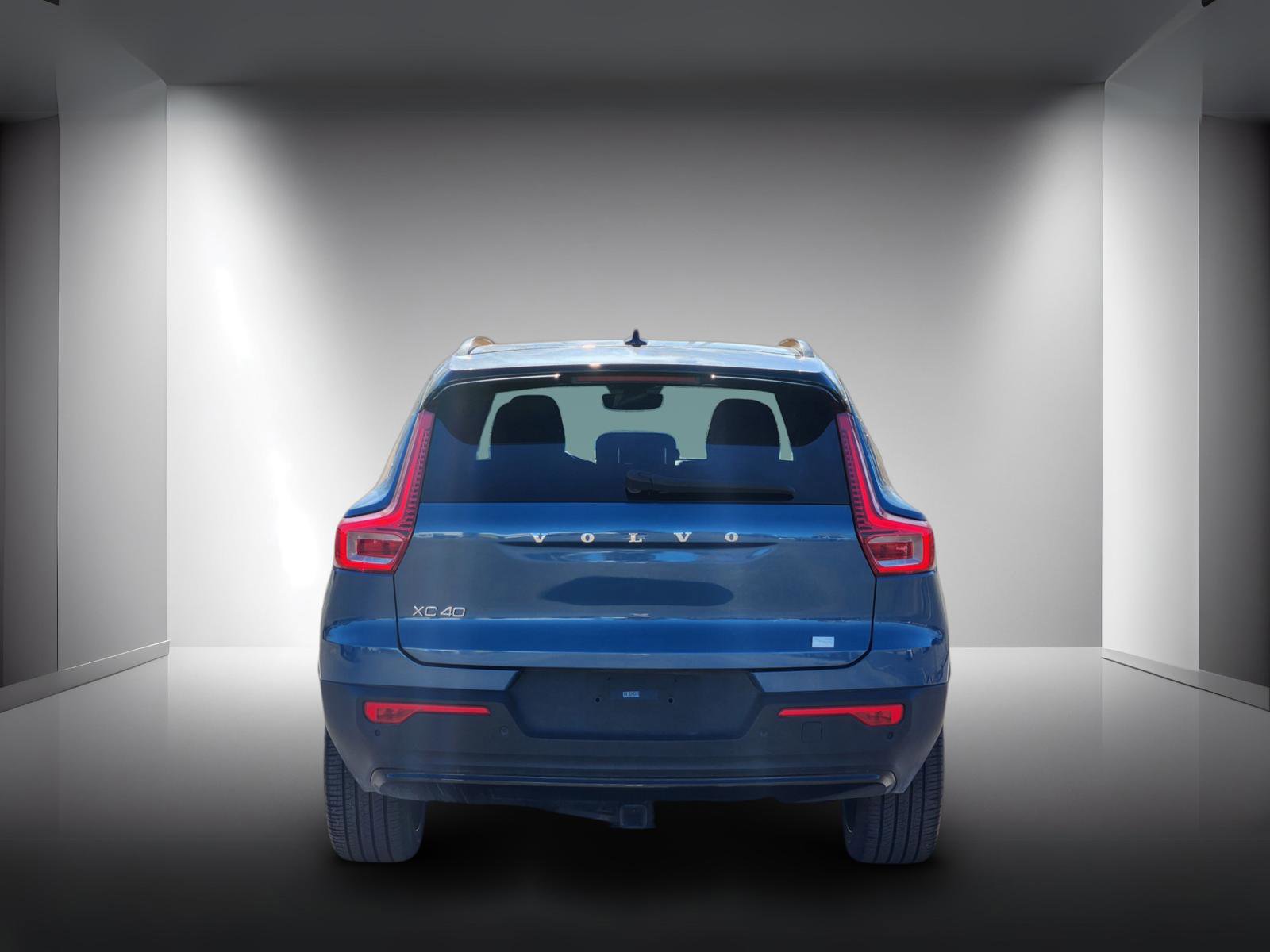 Used 2023 Volvo XC40 Recharge Ultimate image 6