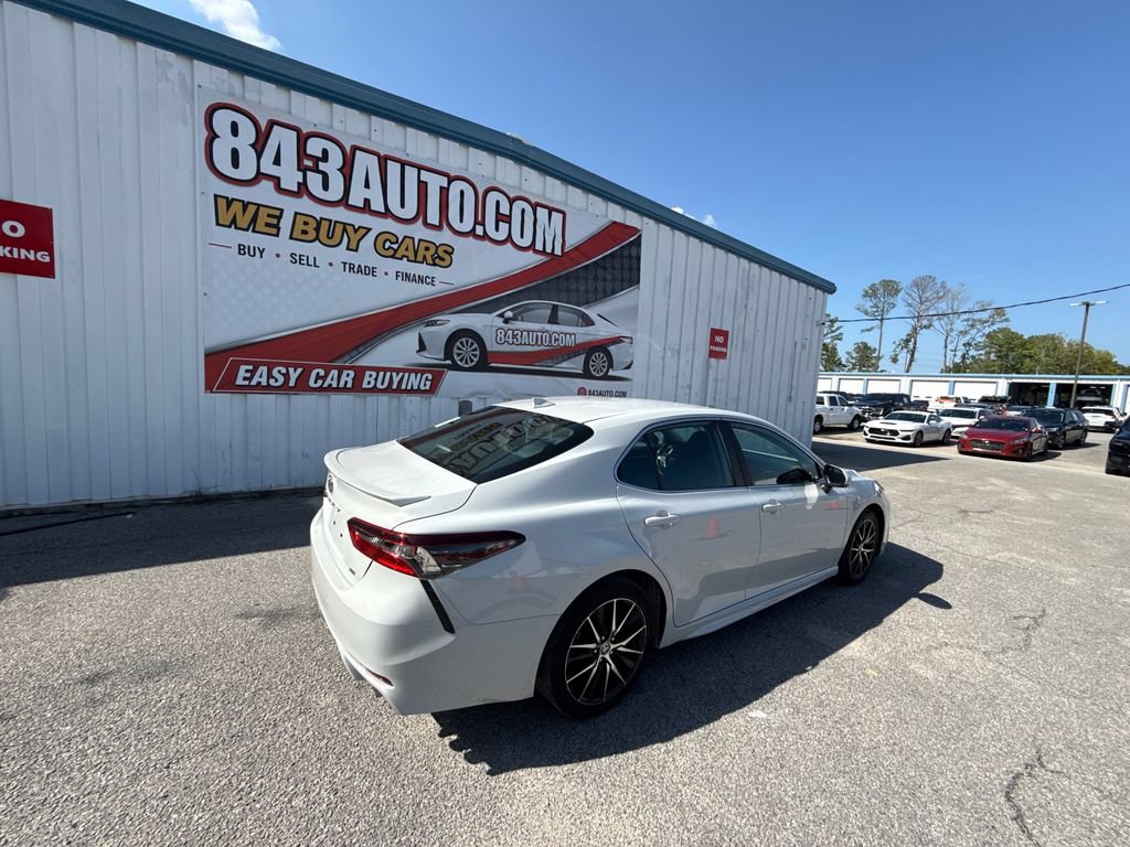 Used 2023 Toyota Camry SE FWD image 8