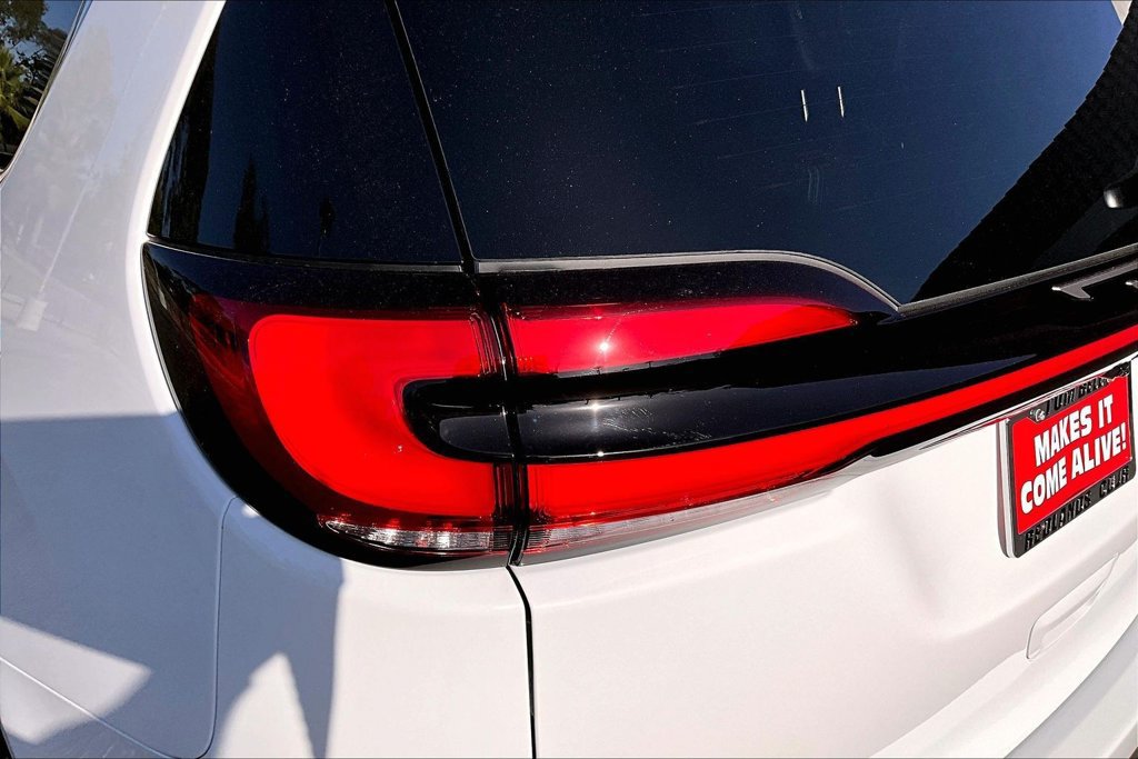 New 2027 Chrysler Pacifica Select FWD image 35
