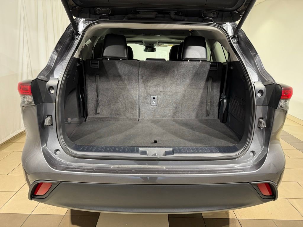 Certified 2024 Toyota Highlander XLE image 11
