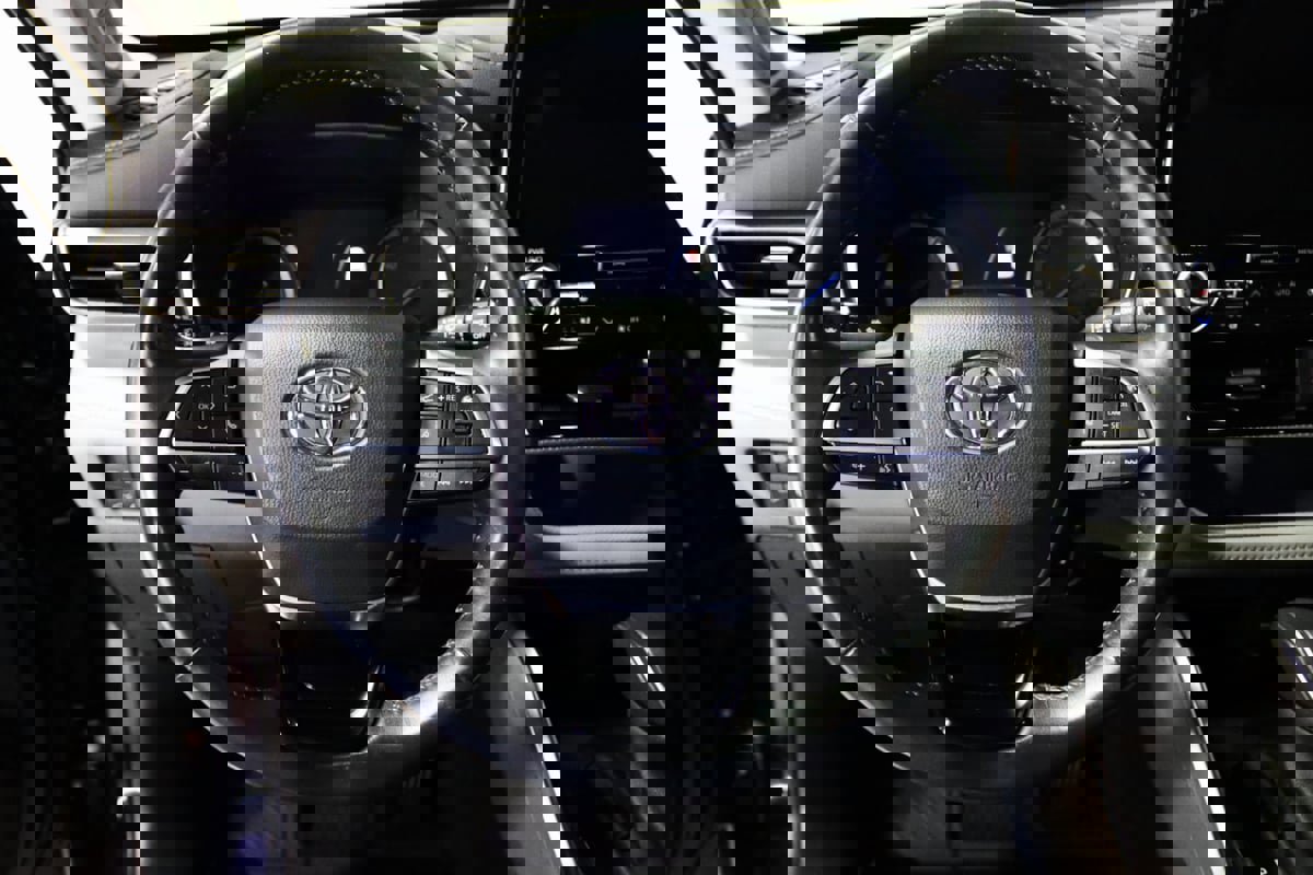 Used 2021 Toyota Highlander Platinum image 45