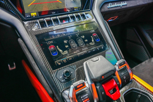 Used 2022 Lamborghini Urus image 56