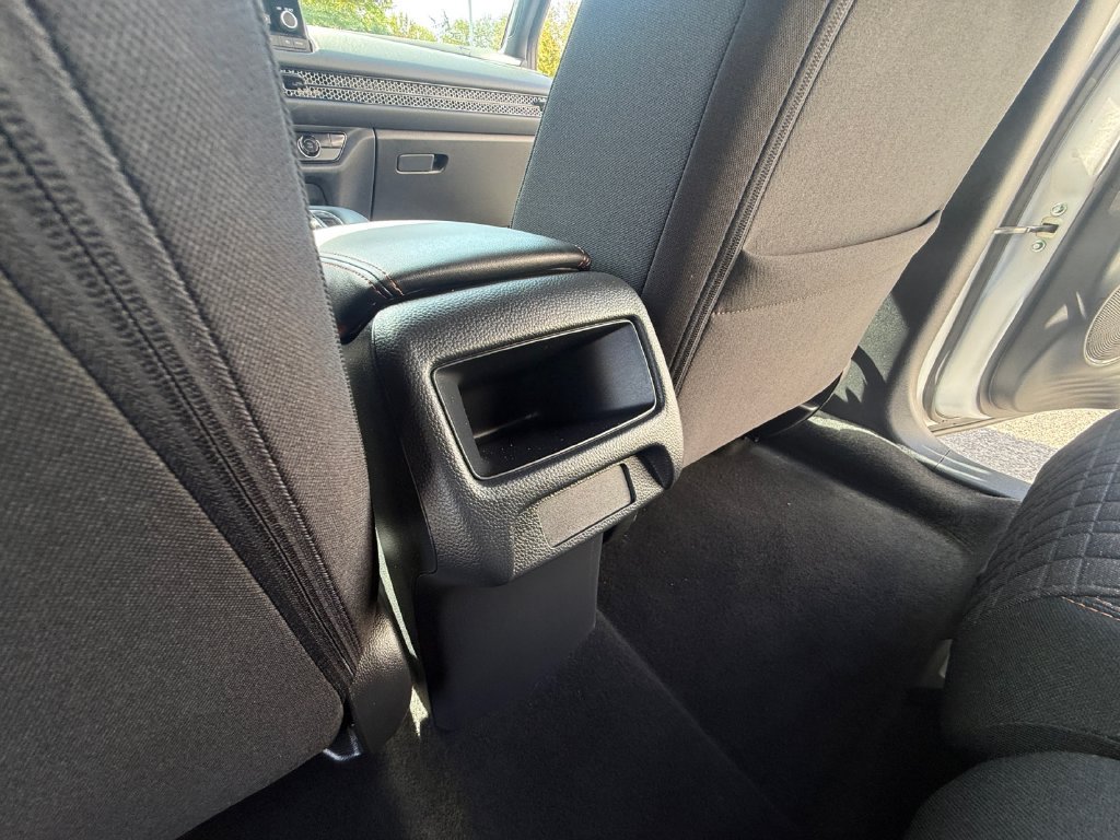Used 2025 Honda HR-V Sport image 26
